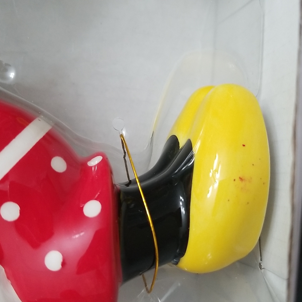 Disney Mickey and Minnie mouse salt & pepper shakers - Picture 4 of 6